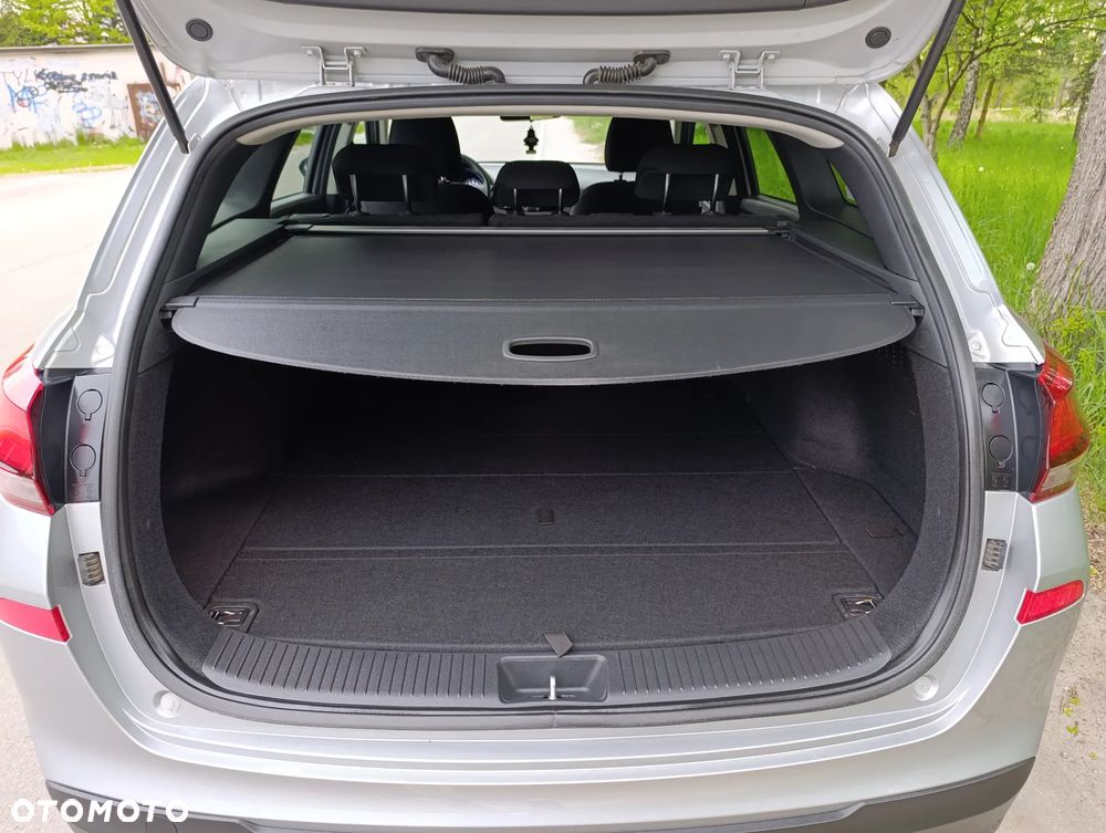 Hyundai i30 1.5 DPI Classic + - 18