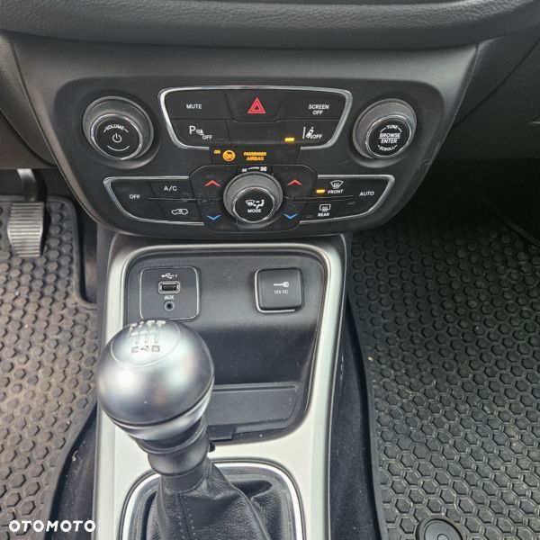 Jeep Compass 1.4 MultiAir Longitude - 27