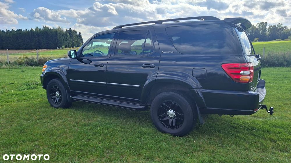 Toyota Sequoia - 16