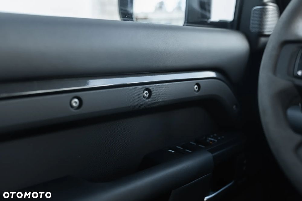 Land Rover Defender 5.0 P525 V8 - 27