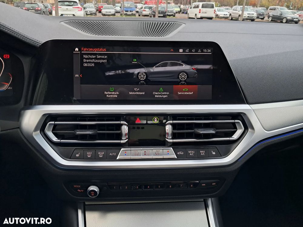 BMW Seria 3 330i AT Luxury Line - 31