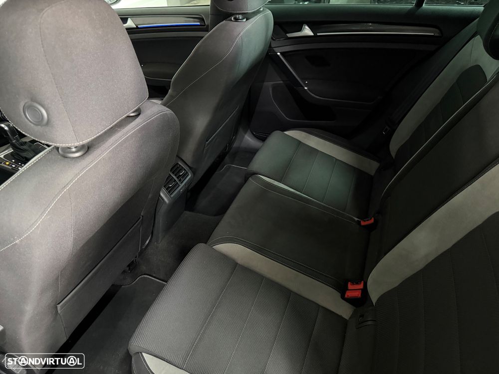 VW Golf R 4Motion BlueMotion DSG - 11