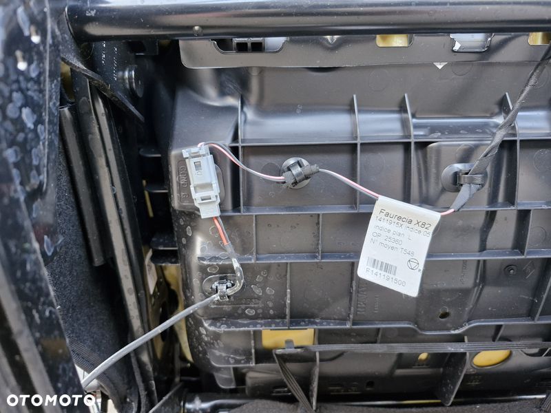 RENAULT TRAFIC III 3 VIVARO B FOTEL LEWY PRZÓD PRZEDNI KIEROWCY - 12