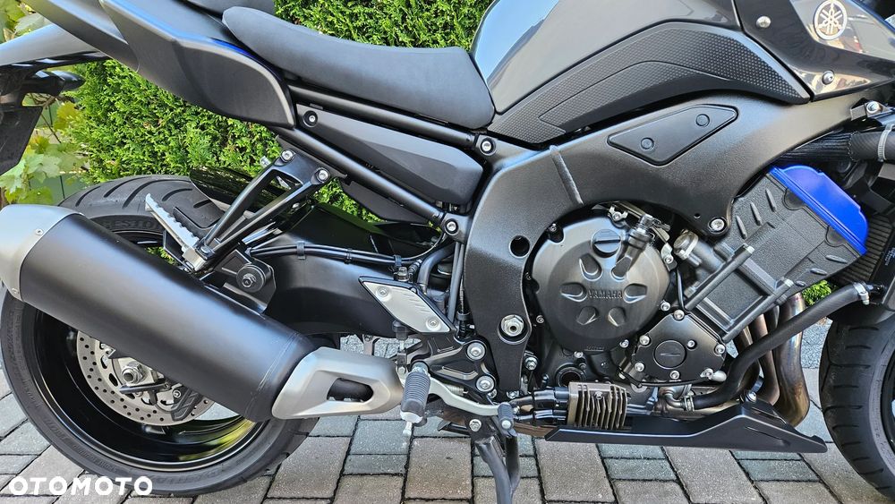 Yamaha FZ8 - 12