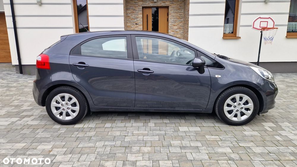 Kia Rio - 10