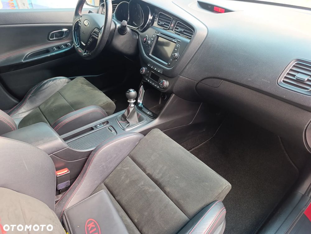 Kia Ceed 1.6 T-GDI GT - 10