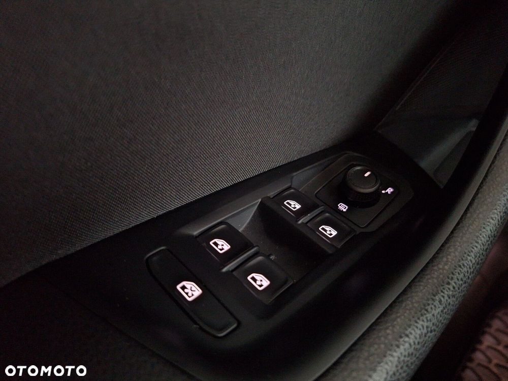 Volkswagen Passat - 37