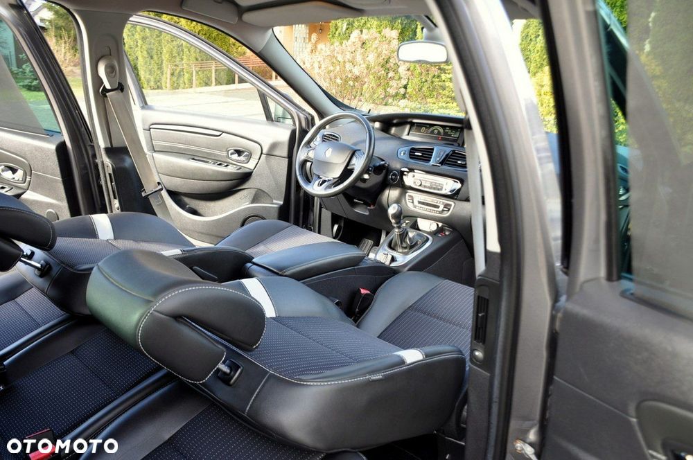 Renault Scenic - 24