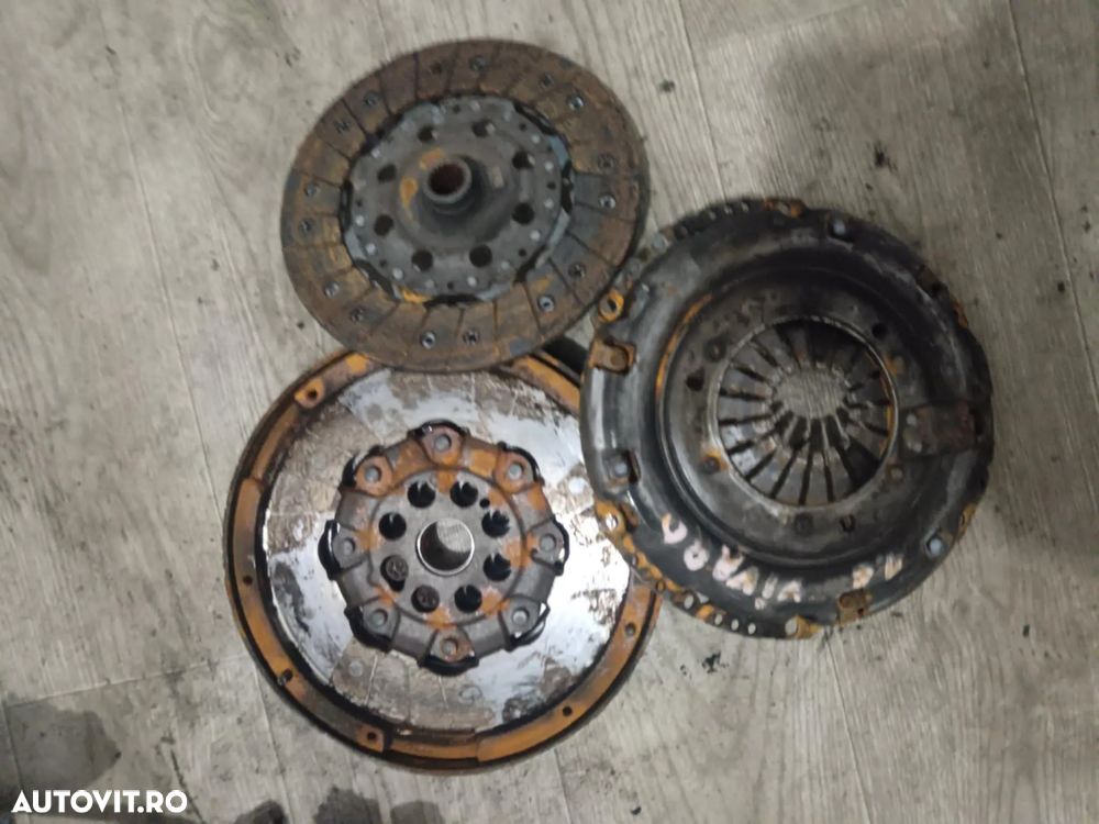 KIT AMBREIAJ VOLANTA RENAULT TRAFIC, VIVARO, MERCEDES VITO W447, FIAT TALENTO 1.6 D 415079610, 324081710