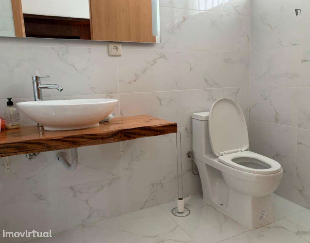 Quarto - localizado em Paranhos Porto - Grande imagem: 3/28