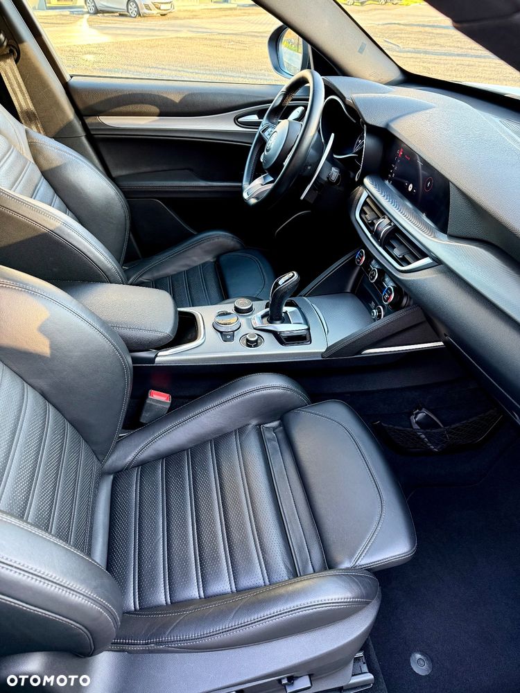 Alfa Romeo Stelvio - 26
