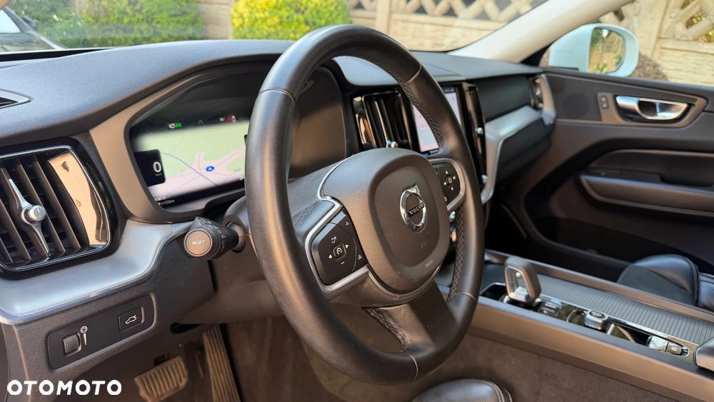 Volvo XC 60 B4 D AWD Geartronic RDesign - 24