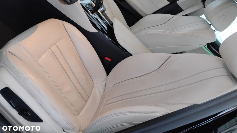 BMW Seria 5 520i Luxury Line - 13