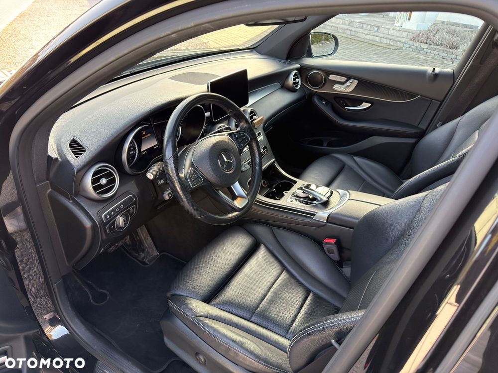 Mercedes-Benz GLC 300 4Matic 9G-TRONIC Exclusive - 12