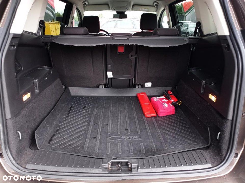 Ford Grand C-MAX - 39