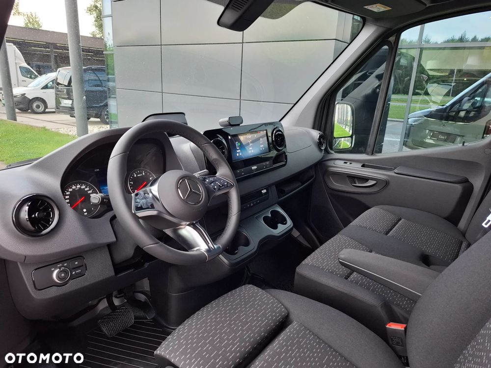 Mercedes-Benz Sprinter 319 CDI Furgon PRO 3665 mm L2H2 - 17