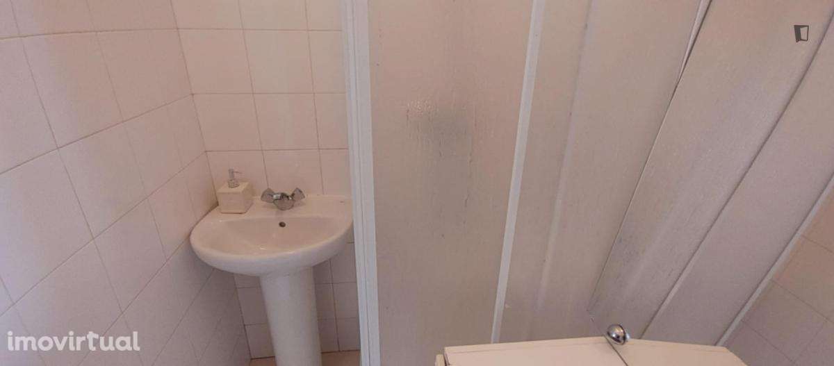 Quarto - localizado em Xabregas Lisbon - Grande imagem: 2/4