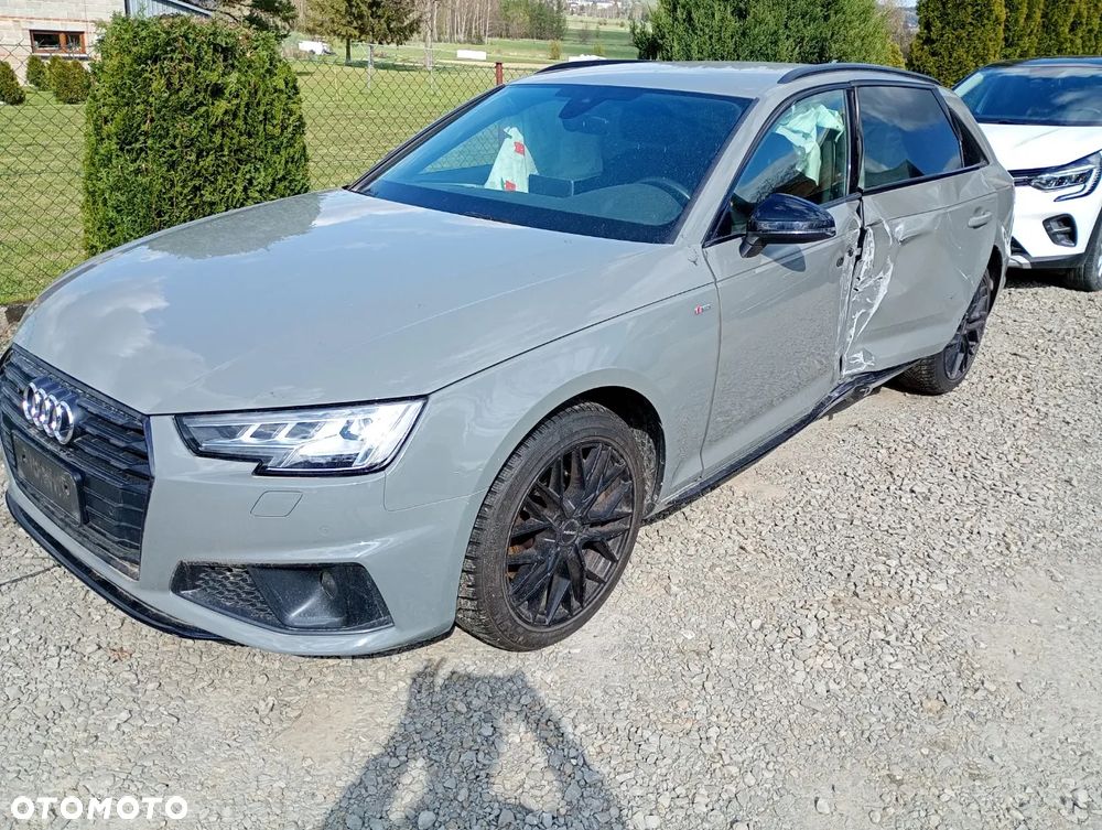 Audi A4 Avant 45 TFSI quattro S tronic design - 1