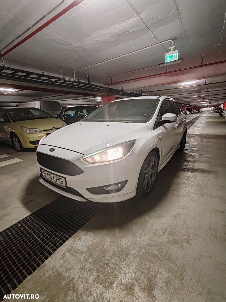 Ford Focus 1.5 EcoBoost ST-Line - 2
