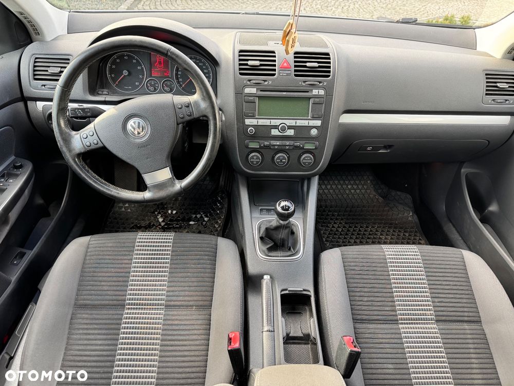 Volkswagen Jetta - 21