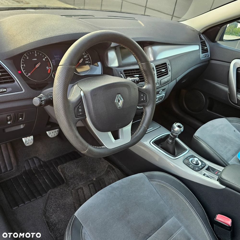 Renault Laguna dCi 180 FAP GT - 9