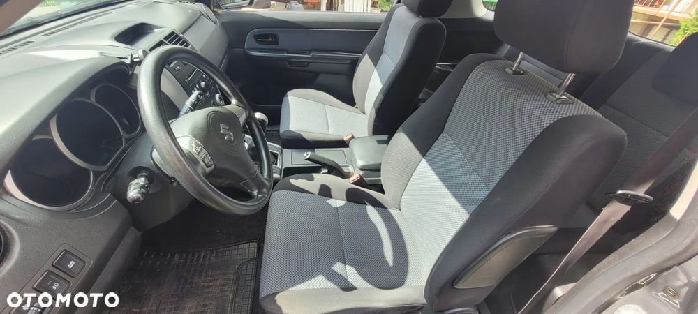 Suzuki Grand Vitara 1.6 De luxe - 5
