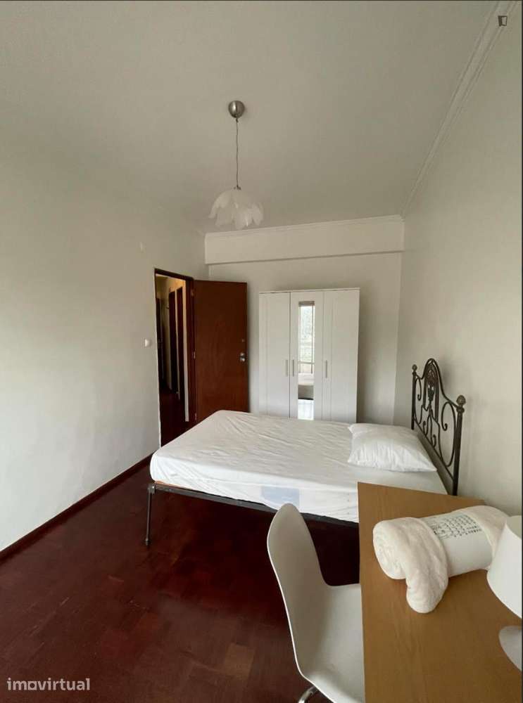 Quarto - localizado em Sete Rios Lisbon - Grande imagem: 4/10