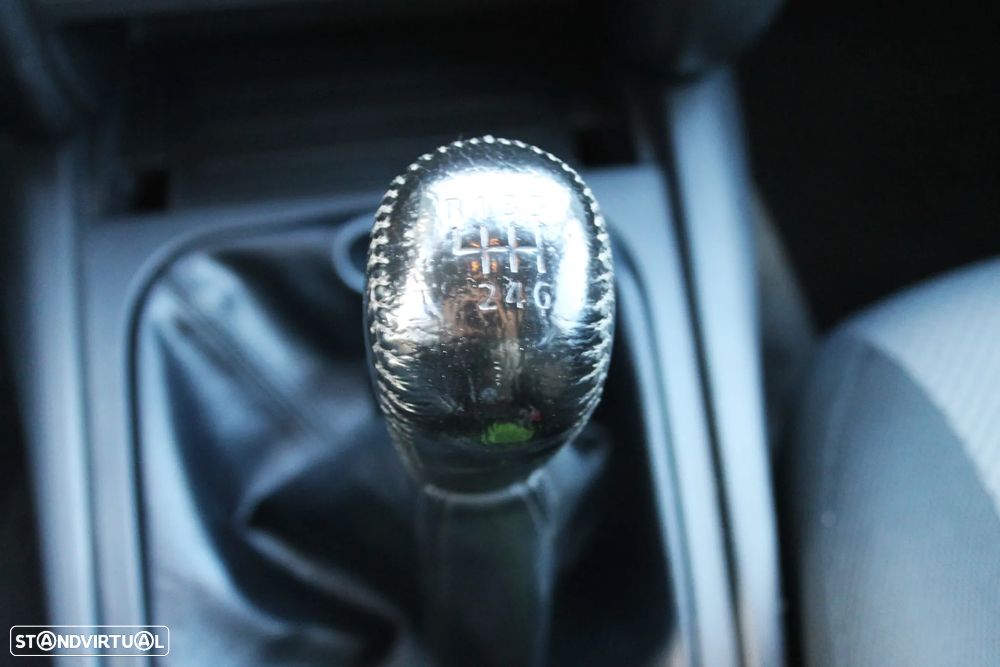 Mitsubishi L200 2.3 DI-D CD Invite 4WD - 31