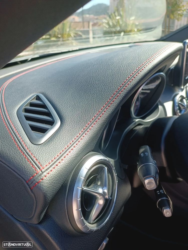 Mercedes-Benz CLA 180 d Shooting Brake AMG Line - 6