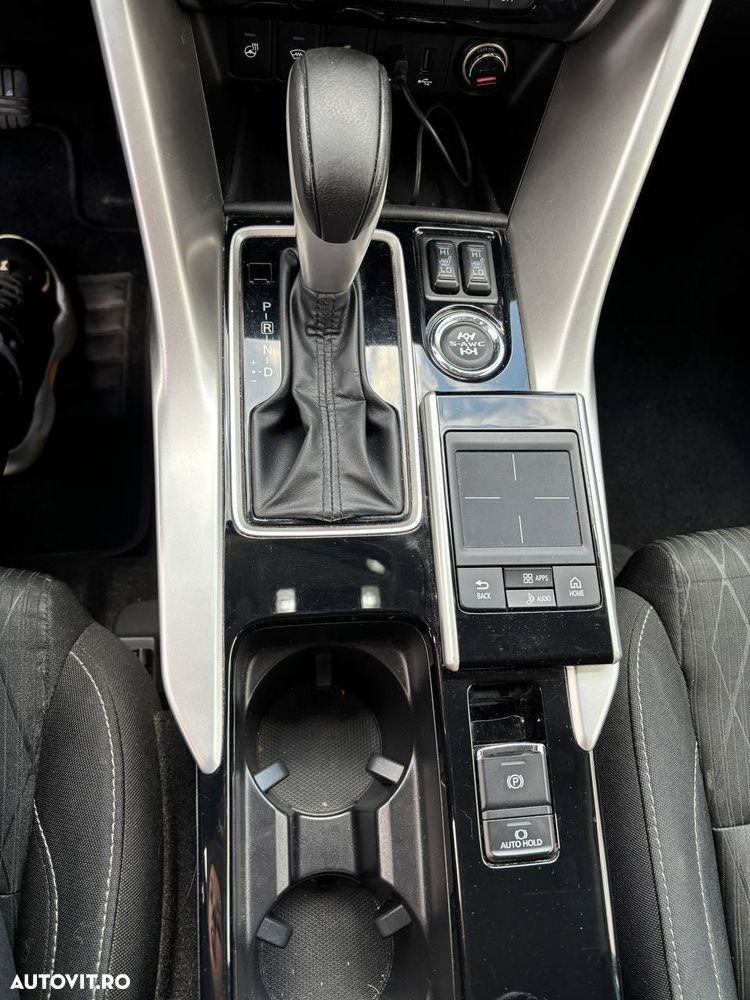 Mitsubishi Eclipse-Cross - 12