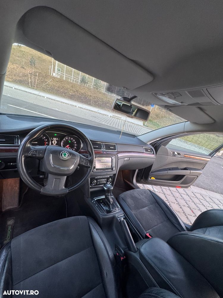 Skoda Superb 2.0 TDI DSG Ambition - 11