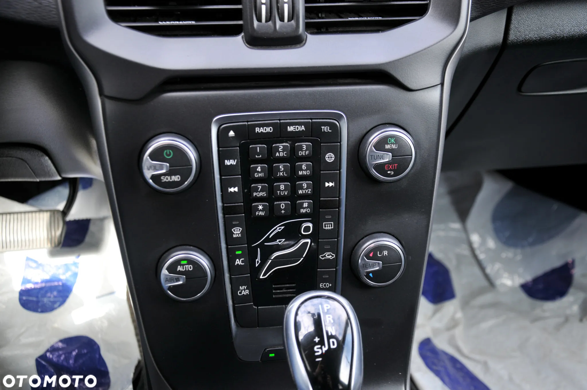 Volvo V40 D2 Drive-E Momentum - 19