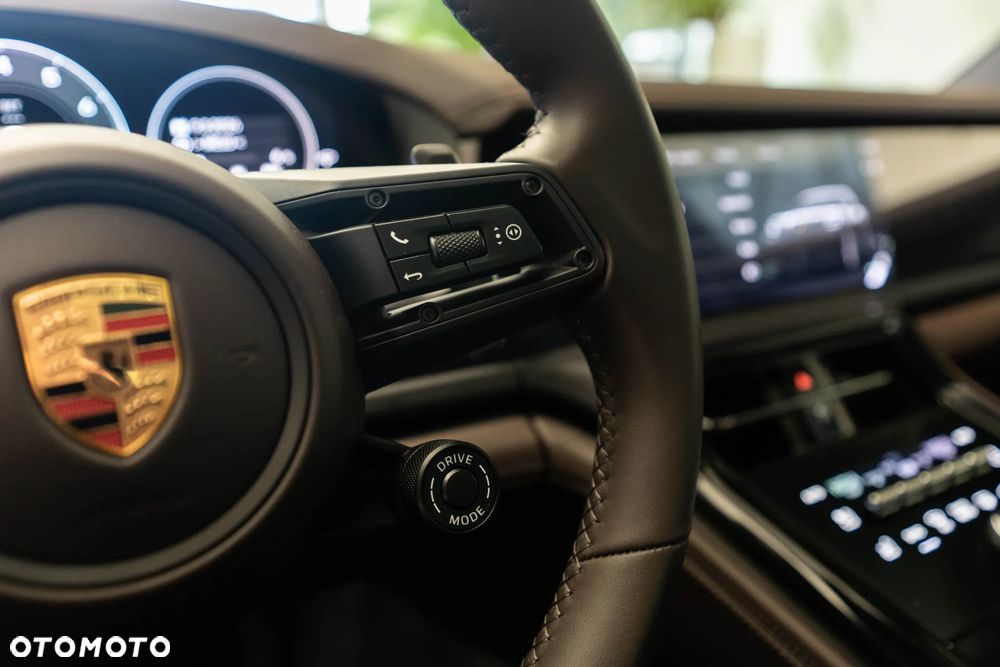 Porsche Panamera 4 E-Hybrid PHEV - 19