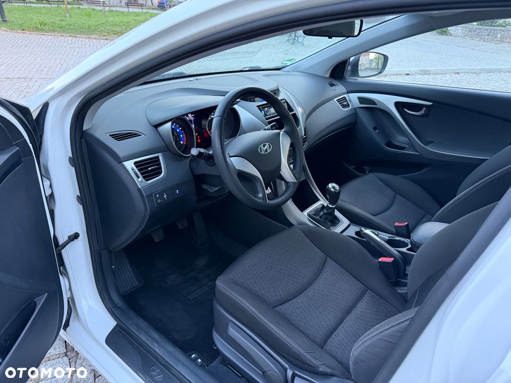 Hyundai Elantra 1.6 Comfort - 7
