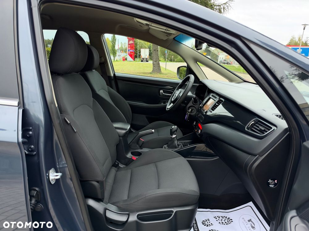 Kia Carens 1.7 CRDi 141 Dream Team Edition - 36