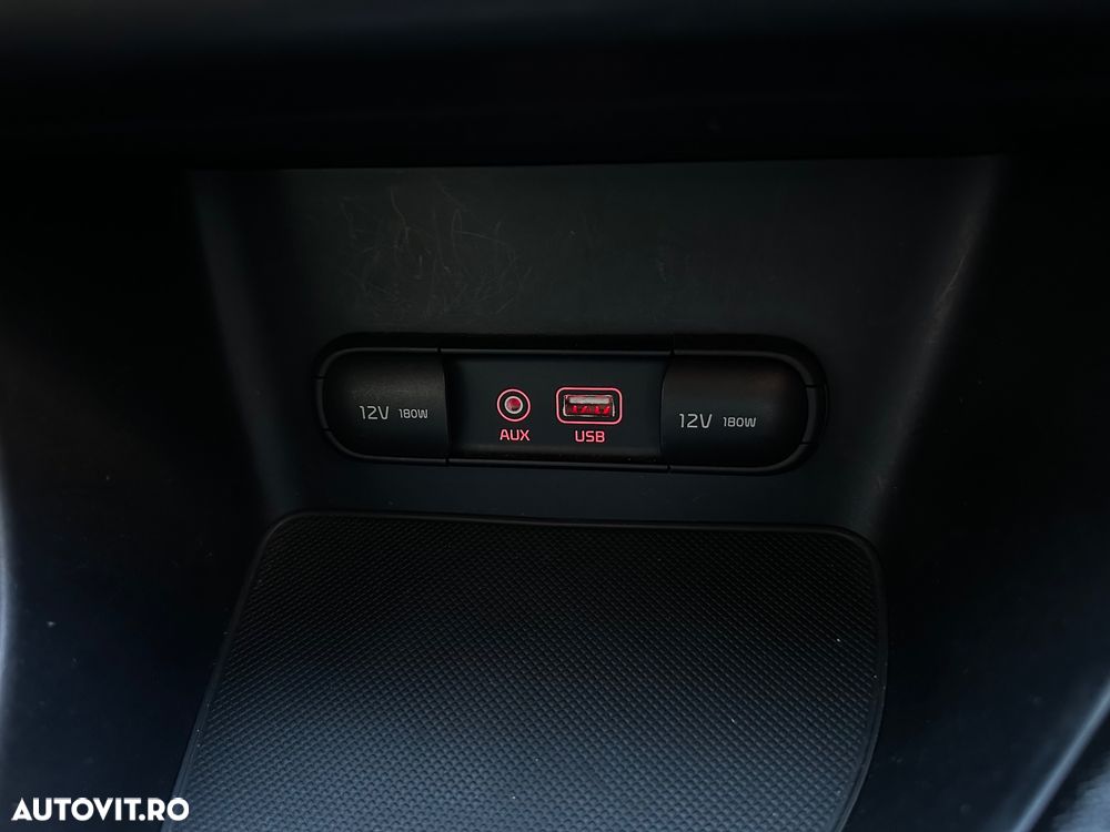 Kia Sportage 1.7 CRDI 2WD ISG Aut. Dream-Team Edition - 19