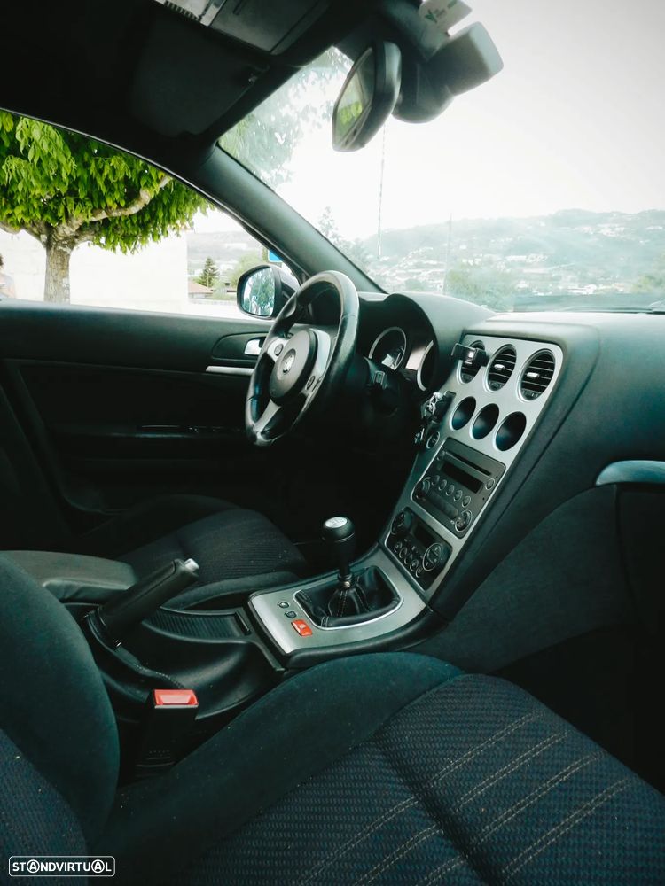 Alfa Romeo 159 Sportwagon 2.0 JTDm Distinctive - 4
