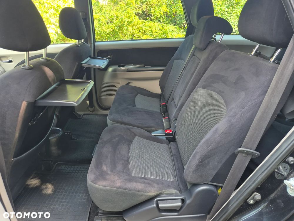 Mitsubishi Grandis 2.0 DI-D 7-Sitzer Intense - 13