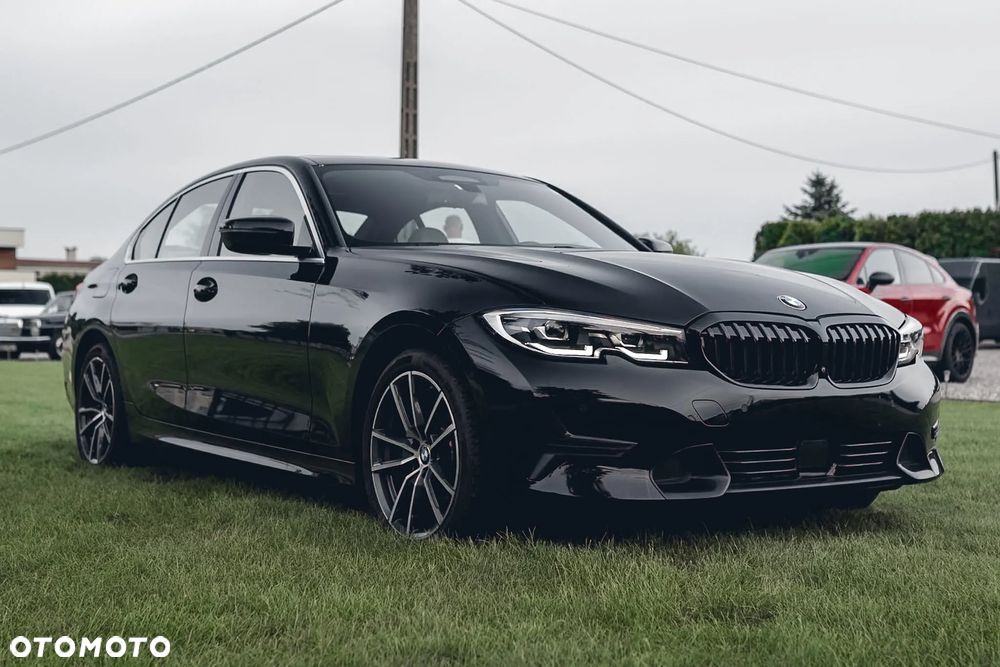 BMW Seria 3 330i xDrive Sport Line - 7