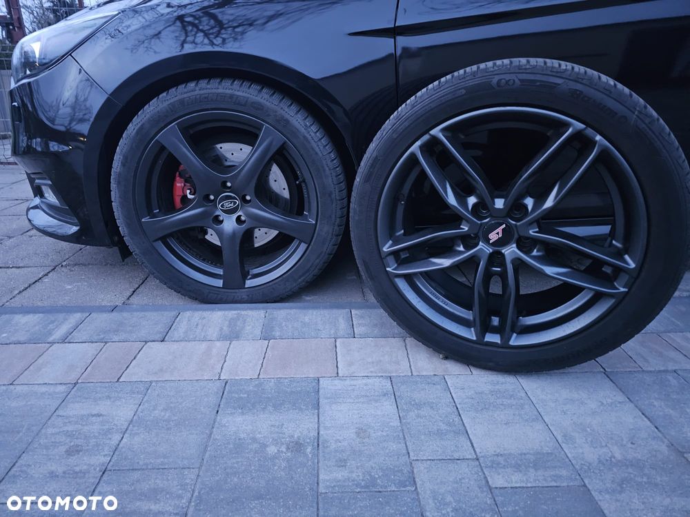Ford Focus ST - 17
