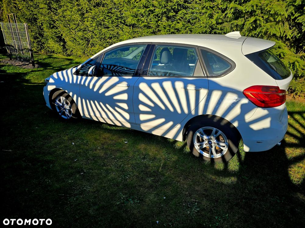 BMW Seria 2 216d - 15