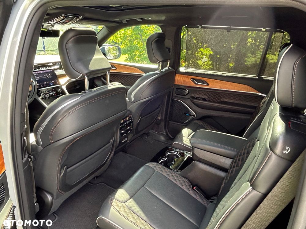 Jeep Grand Cherokee - 18