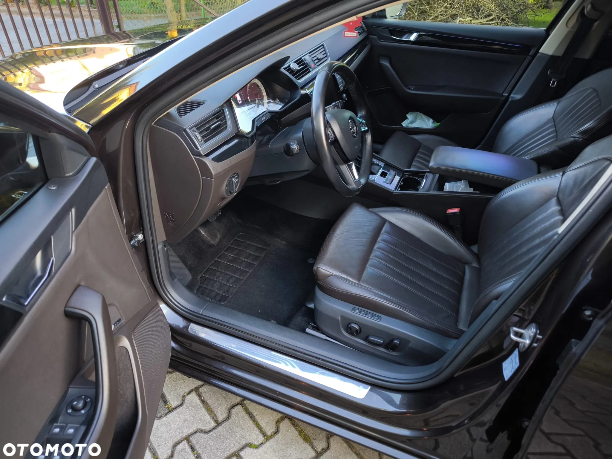 Skoda Superb 2.0 TDI 4x4 L&K DSG - 12