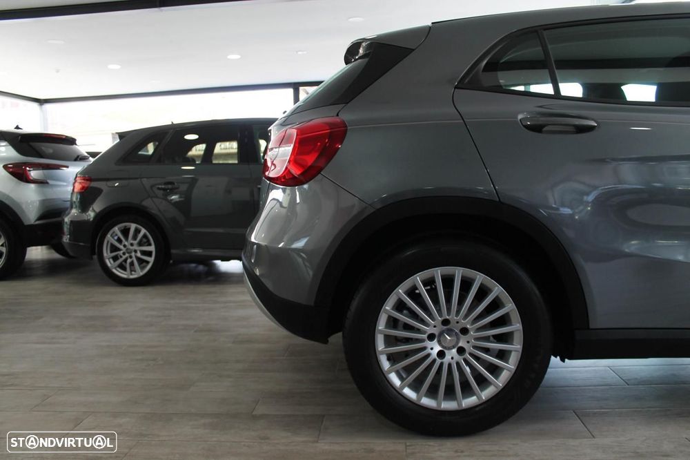 Mercedes-Benz GLA 180 d - 5