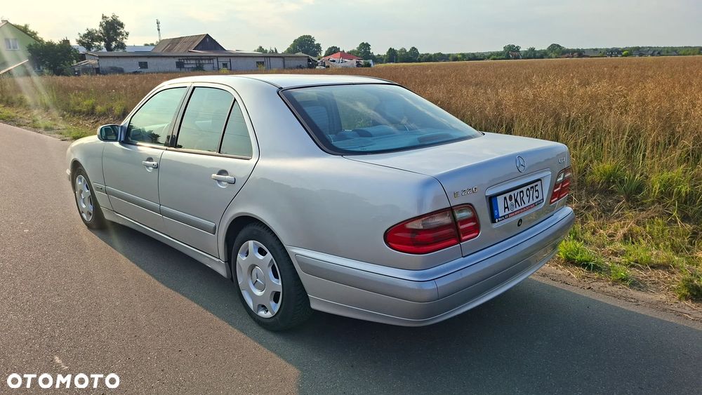 Mercedes-Benz Klasa E 220 CDI Classic - 21