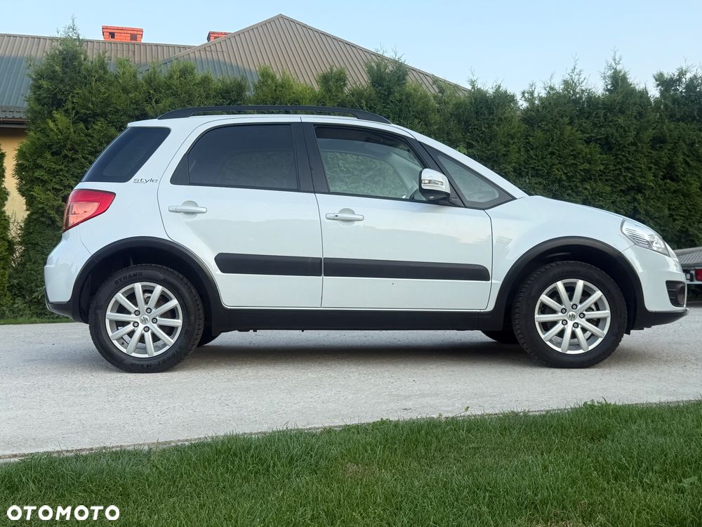 Suzuki SX4 1.6 VVT 4x4 Style - 17