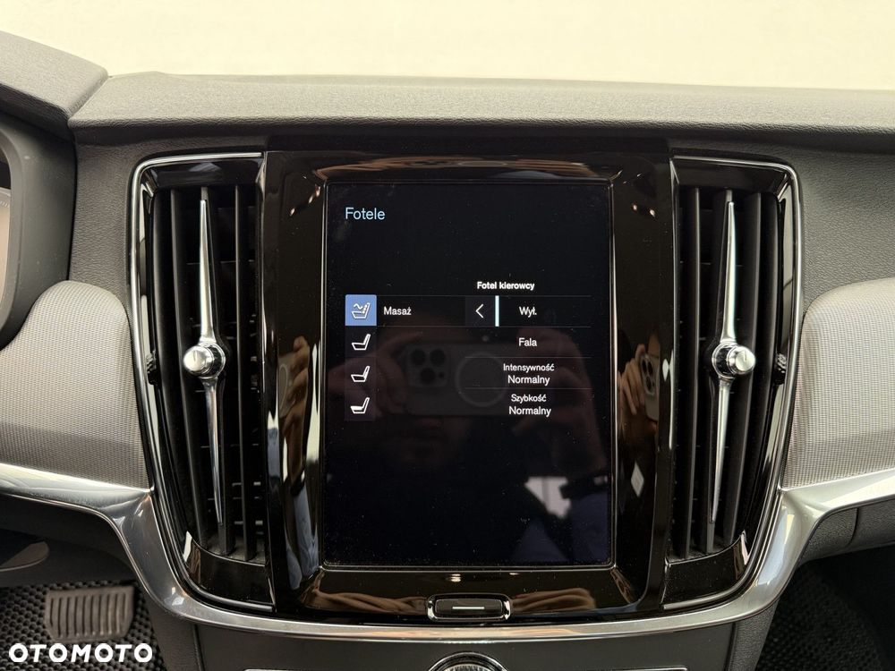 Volvo V90 Cross Country - 22