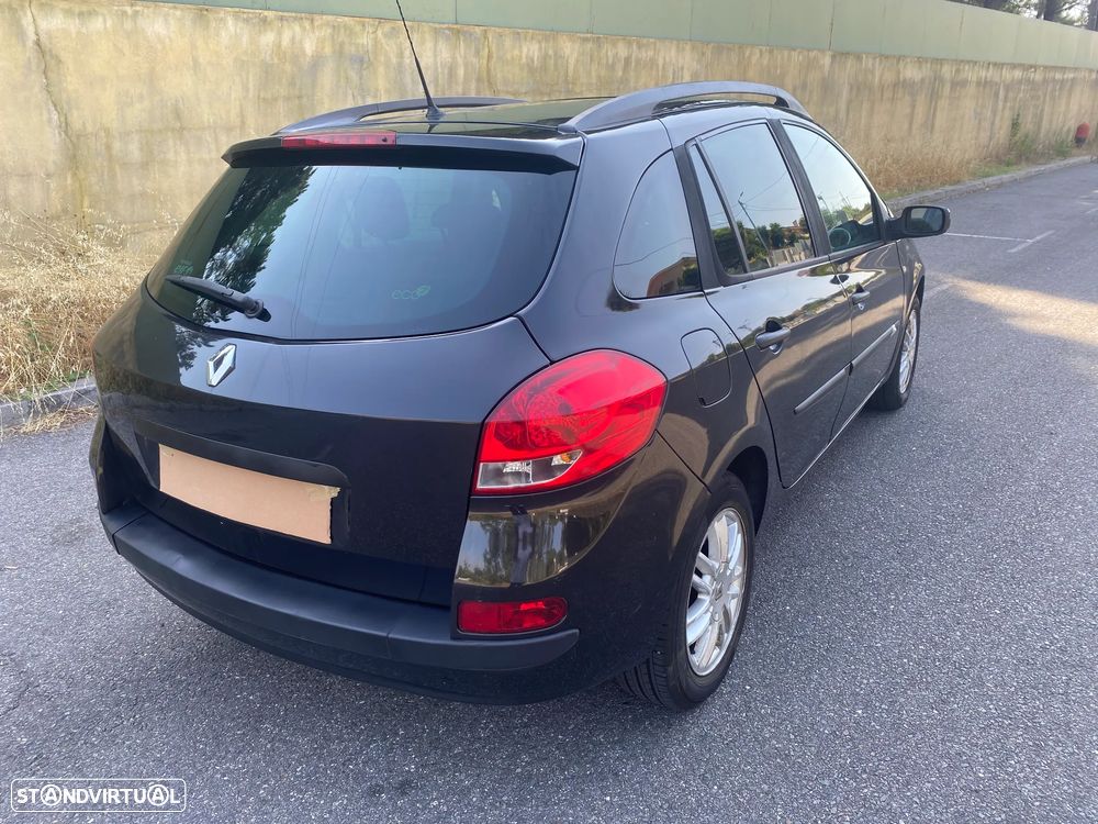 Renault Clio Sport Tourer ver-1-5-dci-dynamique-s - 4