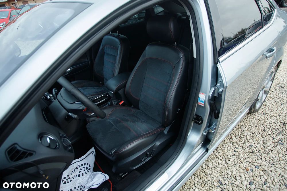 Ford Mondeo 2.0 TDCi Titanium S - 17