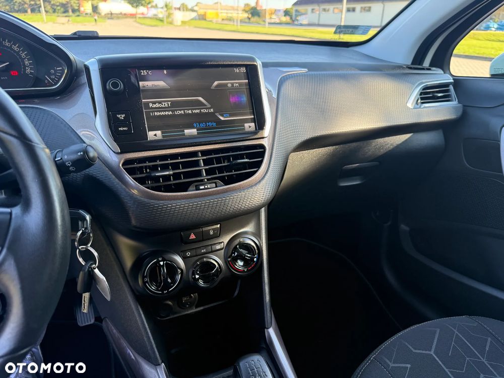 Peugeot 2008 1.2 Pure Tech Style - 26